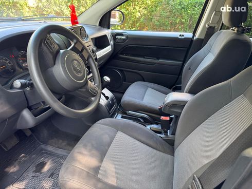 Jeep Compass 2016 серый - фото 11