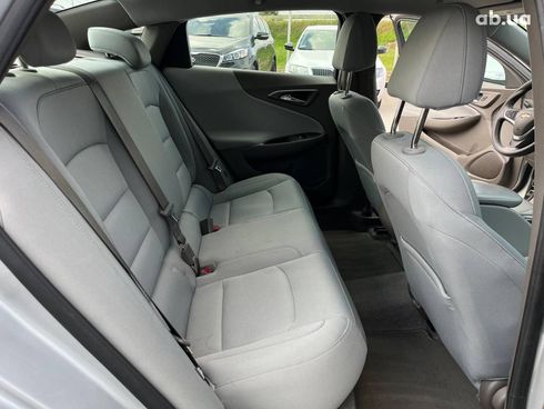 Chevrolet Malibu 2019 серый - фото 17