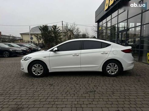 Hyundai Elantra 2016 - фото 4