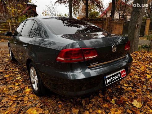 Volkswagen Passat 2011 серый - фото 8