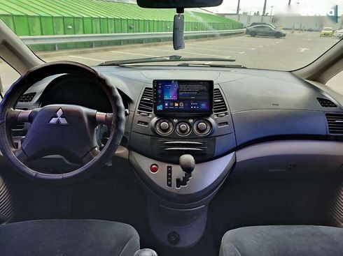 Mitsubishi Grandis 2008 - фото 13
