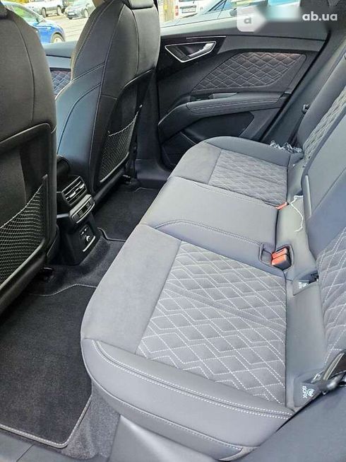 Audi Q4 e-tron 2023 - фото 16