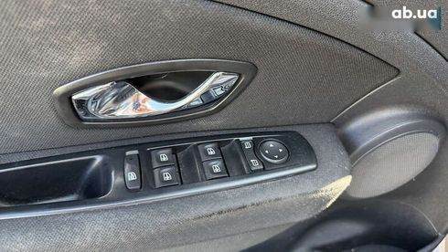 Renault Fluence 2013 - фото 15