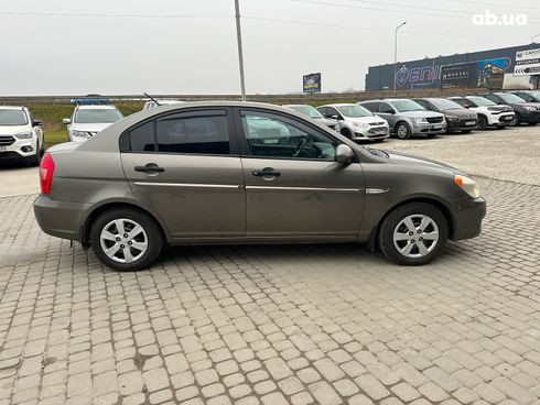 Hyundai Accent 2008 бежевый - фото 7