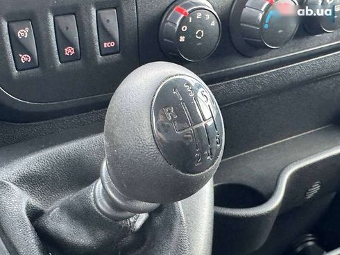 Renault Master 2017 - фото 20