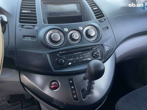 Mitsubishi Grandis 2006 - фото 21