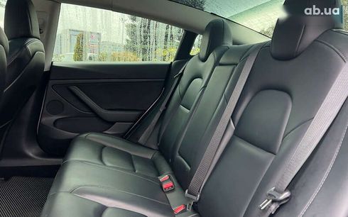 Tesla Model 3 2022 - фото 18