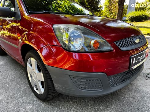 Ford Fiesta 2007 красный - фото 12