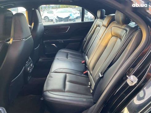 Lincoln Continental 2017 - фото 20