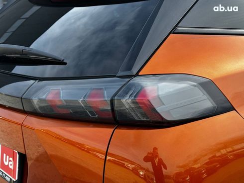 Peugeot 2008 2020 оранжевый - фото 8