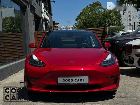 Tesla Model 3 2022 - фото 2