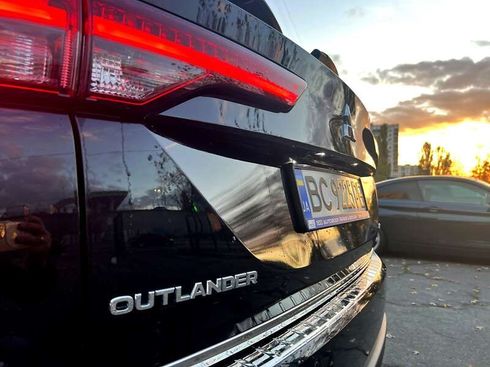 Mitsubishi Outlander 2021 - фото 13