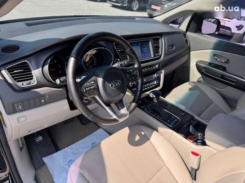 Kia Carnival 2017 - фото 18