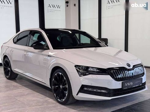 Skoda Superb 2019 - фото 7