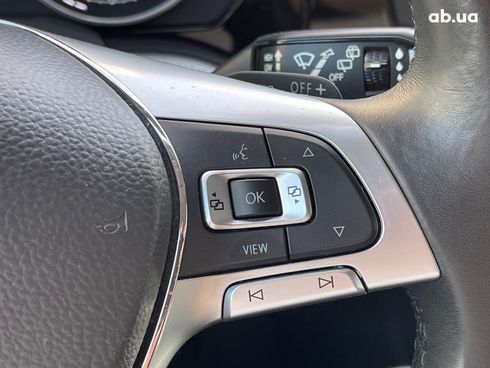 Volkswagen Touareg 2019 черный - фото 21