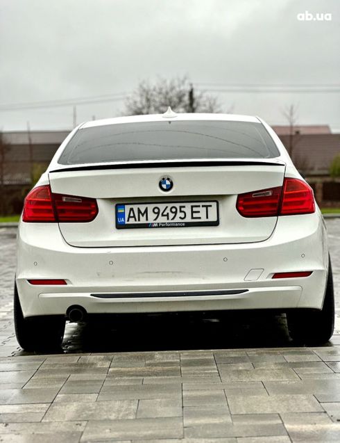 BMW 3 серия 2013 белый - фото 7