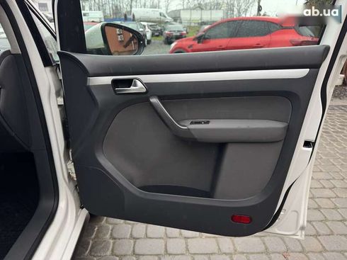 Volkswagen Touran 2011 - фото 25