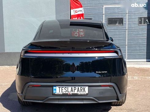 Tesla Model Y 2025 - фото 8