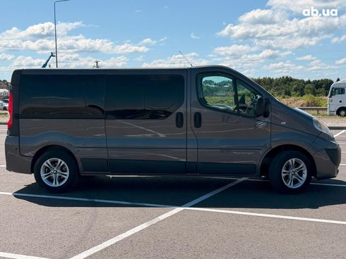 Renault Trafic 2014 серый - фото 10