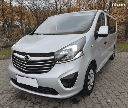 Opel Vivaro 2019 серебристый - фото 2