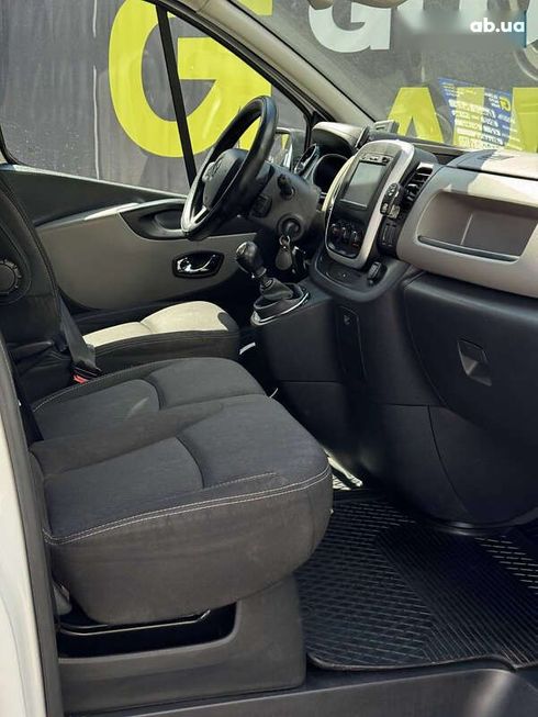 Renault Trafic 2015 - фото 16