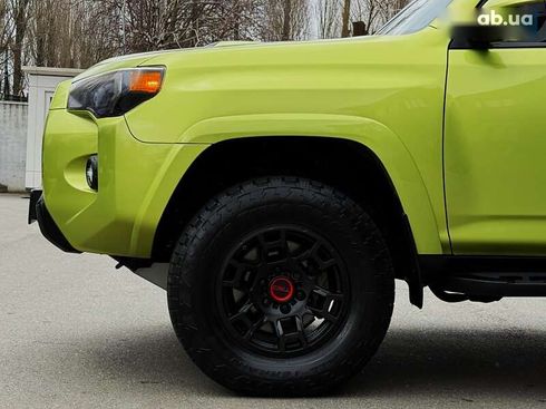 Toyota 4Runner 2021 - фото 12