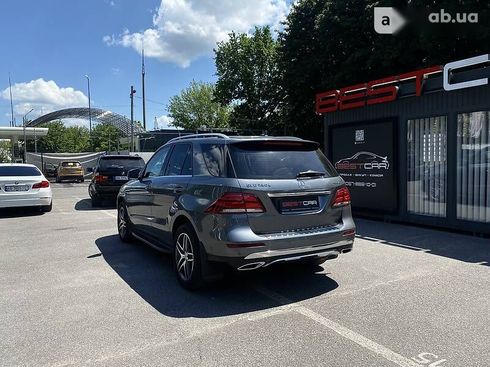Mercedes-Benz GLE 250 2017 - фото 19