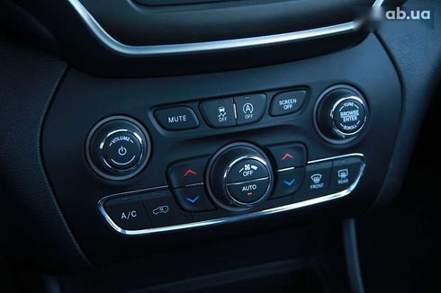 Jeep Cherokee 2022 - фото 17