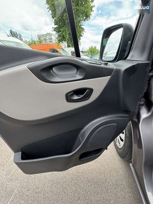 Renault Trafic 2016 - фото 17