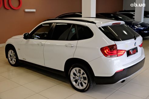 BMW X1 2011 белый - фото 3