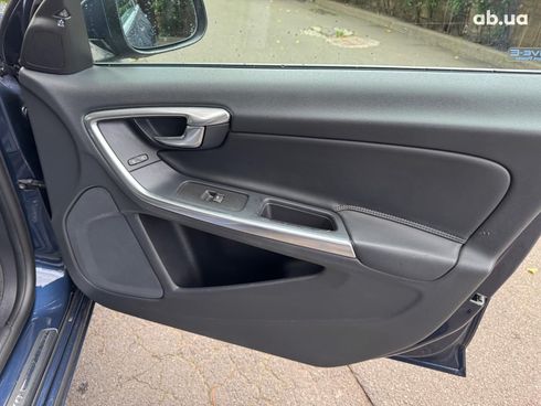 Volvo S60 2014 синий - фото 19