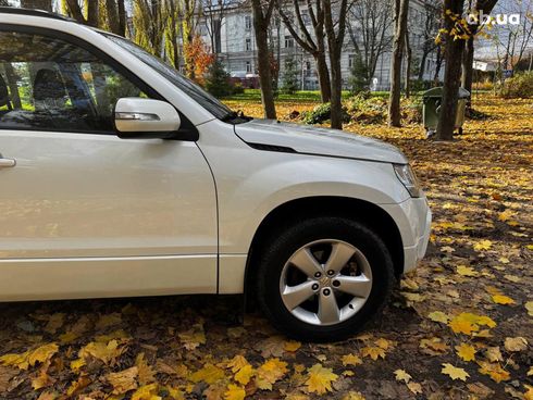 Suzuki Grand Vitara 2010 белый - фото 5