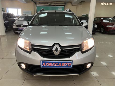 Renault Sandero Stepway 2015 серебристый - фото 4