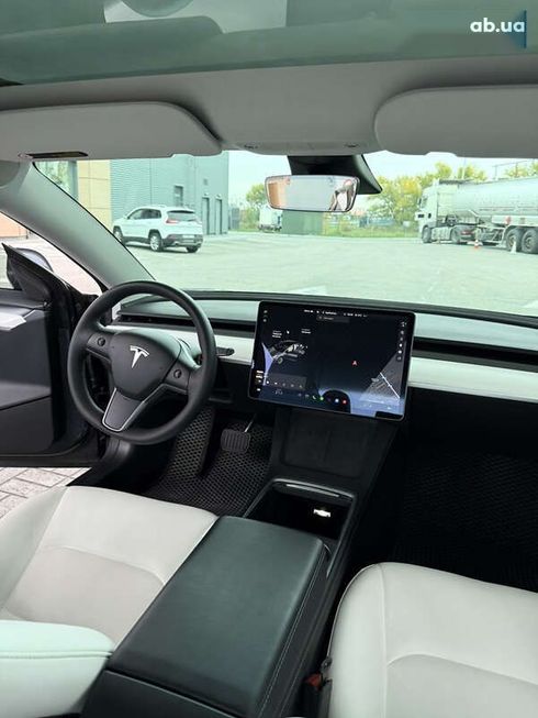Tesla Model 3 2021 - фото 22