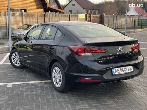 Hyundai Elantra 2018 - фото 5