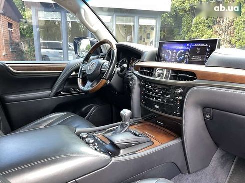 Lexus LX 2015 - фото 25