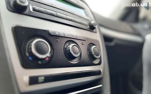 Skoda Octavia 2010 - фото 15