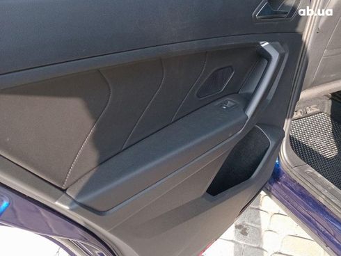 Volkswagen Tiguan 2021 синий - фото 27