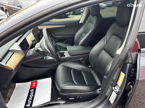 Tesla Model 3 2022 серый - фото 31