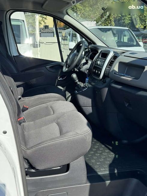 Renault Trafic 2018 - фото 19