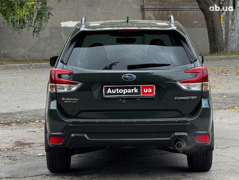 Subaru Forester 2023 зеленый - фото 5