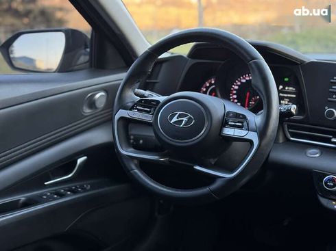 Hyundai Elantra 2022 - фото 13