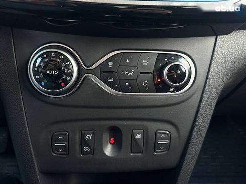 Renault Sandero 2019 - фото 25