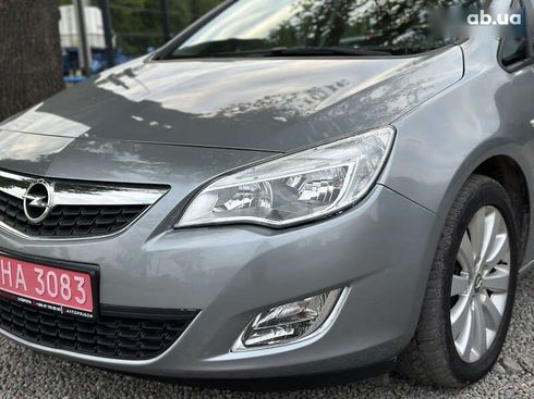 Opel Astra 2010 - фото 12