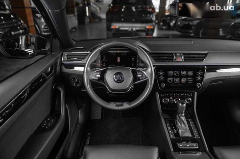 Skoda Superb 2020 - фото 28