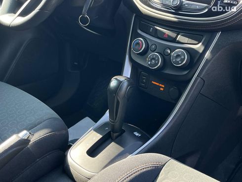 Chevrolet Trax 2018 черный - фото 15