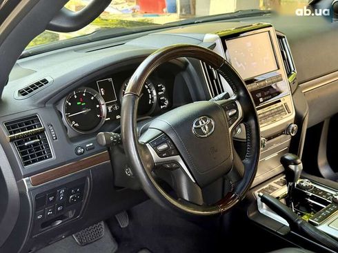 Toyota Land Cruiser 2020 - фото 27