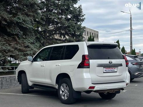 Toyota Land Cruiser Prado 2019 - фото 5