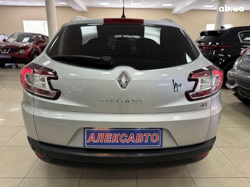 Renault Megane 2012 - фото 8