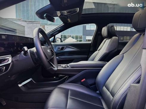 Cadillac Lyriq 2023 - фото 27